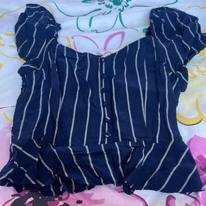 Selling this navy blue American Eagle shirt